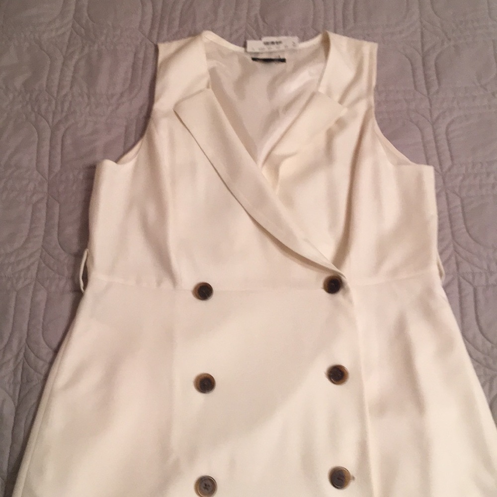 Fitted cream dress